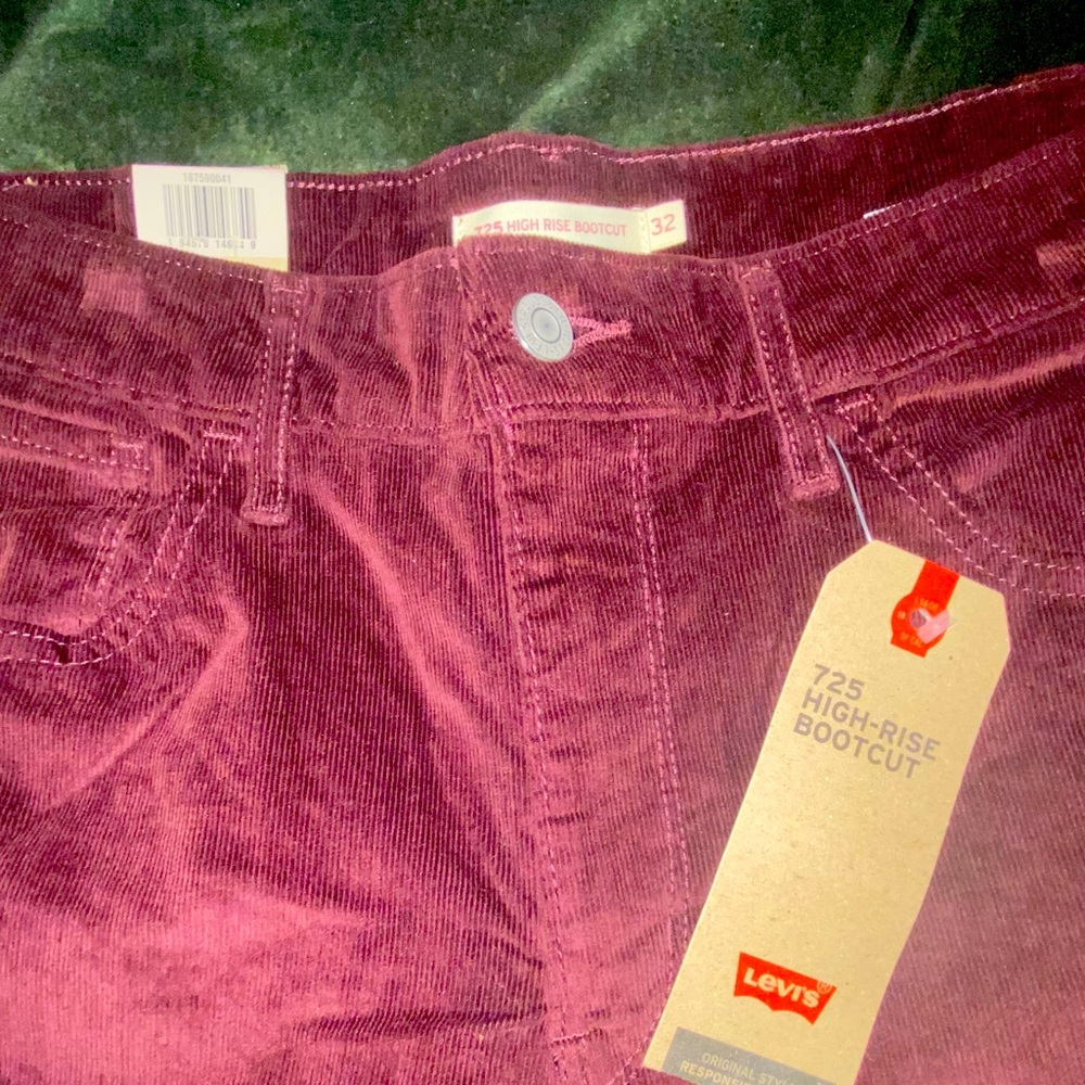 Burgundy corduroy Levi’s